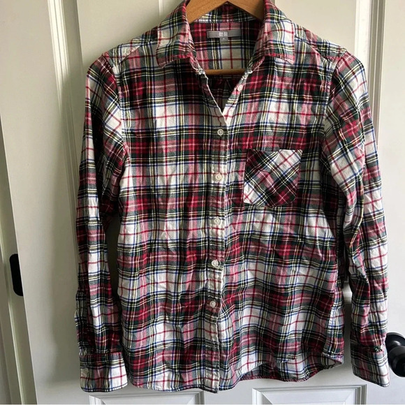 EUC Uniqlo size M women's button down plaid flannel shirt Christmas perfection - Picture 1 of 7